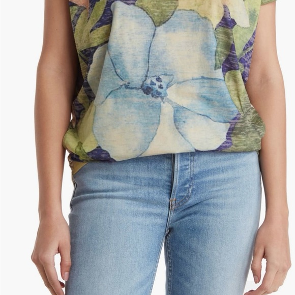 Go Couture Tops - Go Couture Multicolor Floral Short Sleeve Tee